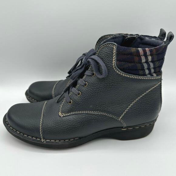 Clarks Whistle Bea ankle boots size 8.5 Dark Navy - Picture 1 of 7
